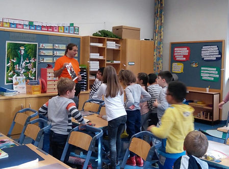 Volksschulkinder während des Demokratieworkshops