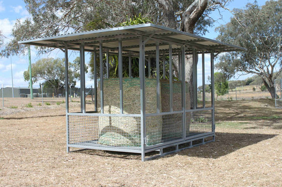 Quast Metal Roofed Large Square Bale Feeder