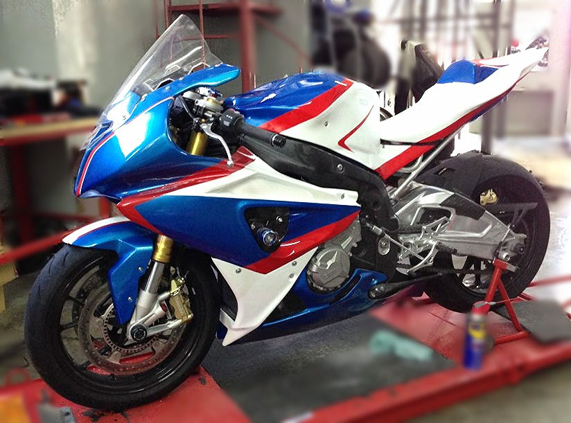 moto corrida azul e vermelha.jpg 2014-3-19-9:2:59