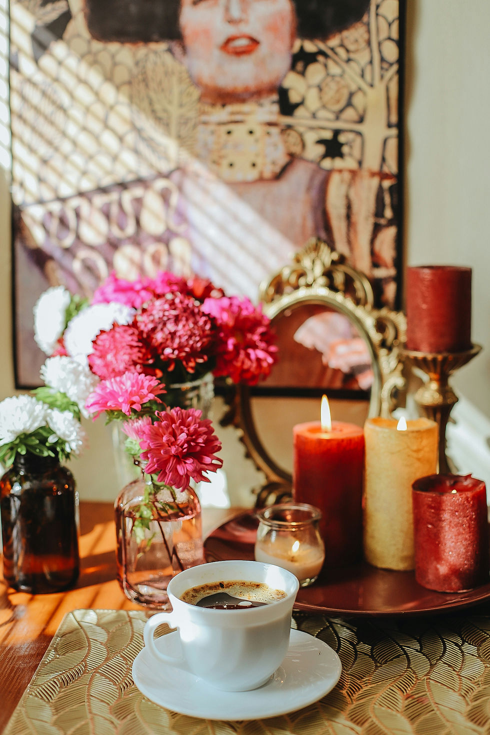 A cozy, inviting workspace enhances mental health and supports entrepreneur wellbeing in small business settings.