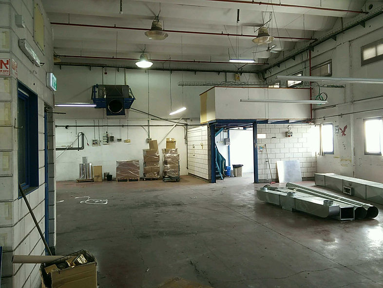 בנה תעשייה עצמאי להשכרה באשדוד בנוי כ 2000 מ"ר עם מגרש צמוד של 3 דונם