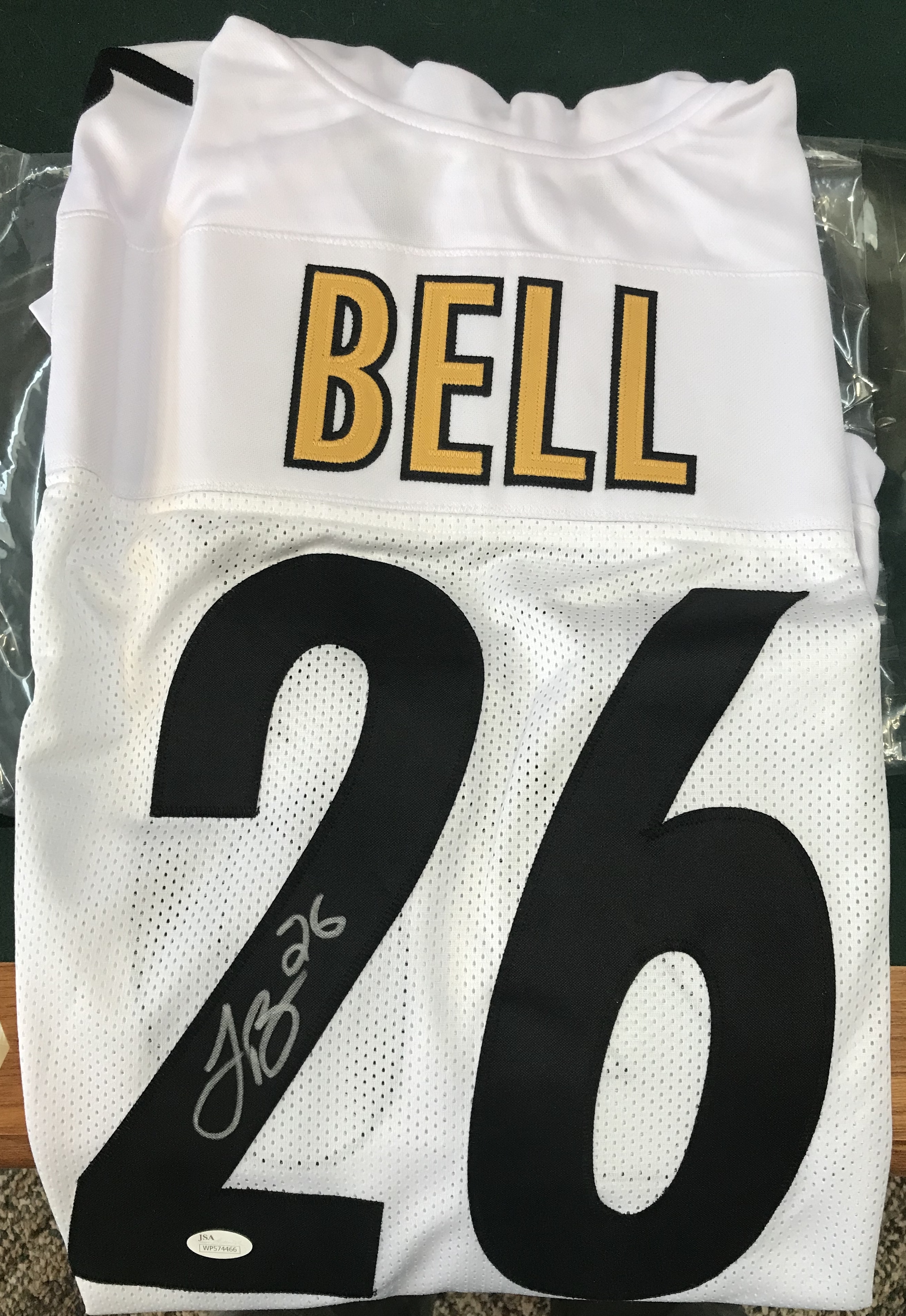 Le'Veon Bell Autographed Jersey