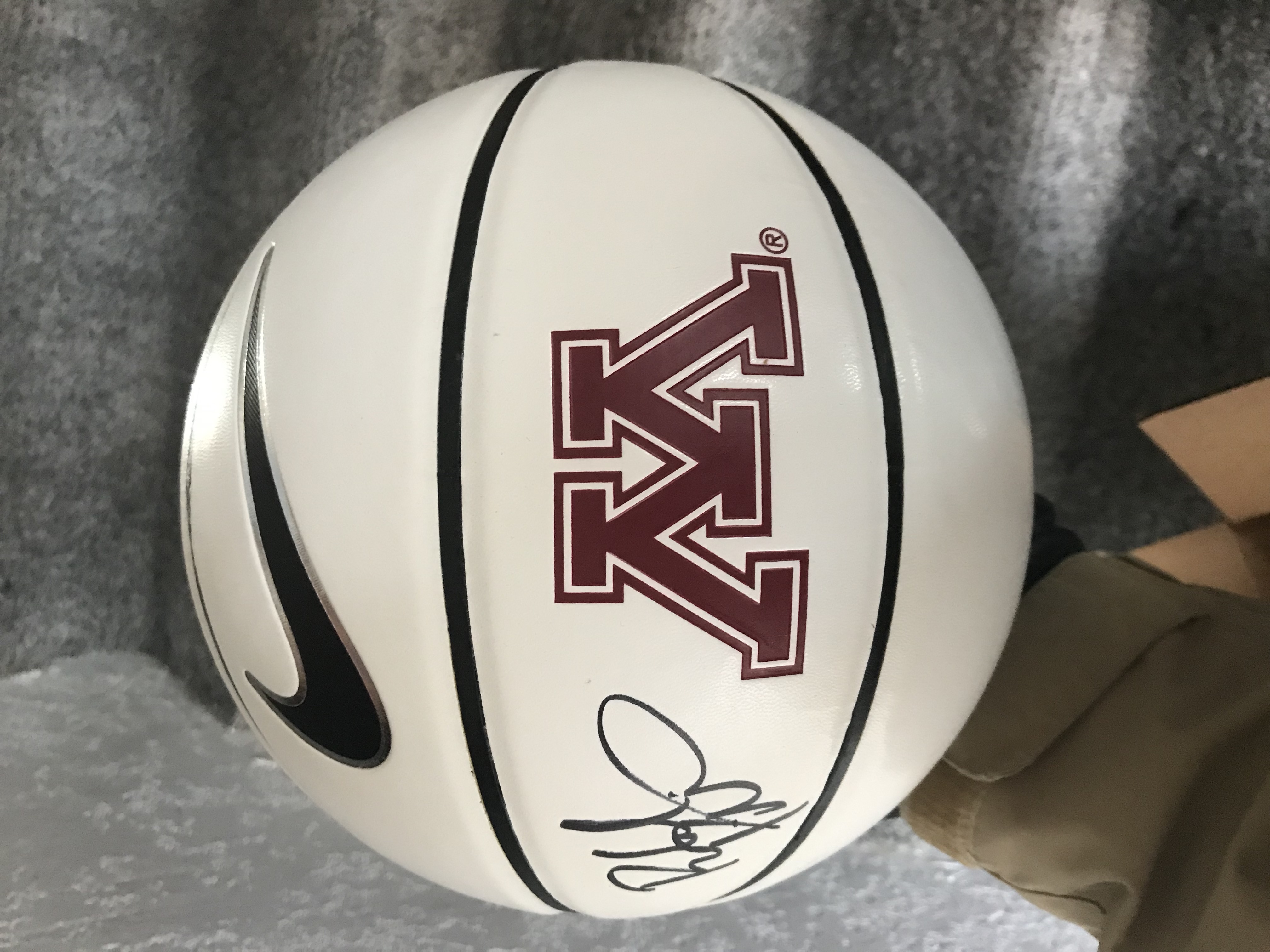 Richard Pitino Autographed MN B-Ball