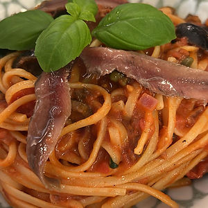 LINGUINE ALLA PUTTANESCA