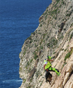 Daniel och Natan repellerar in i område