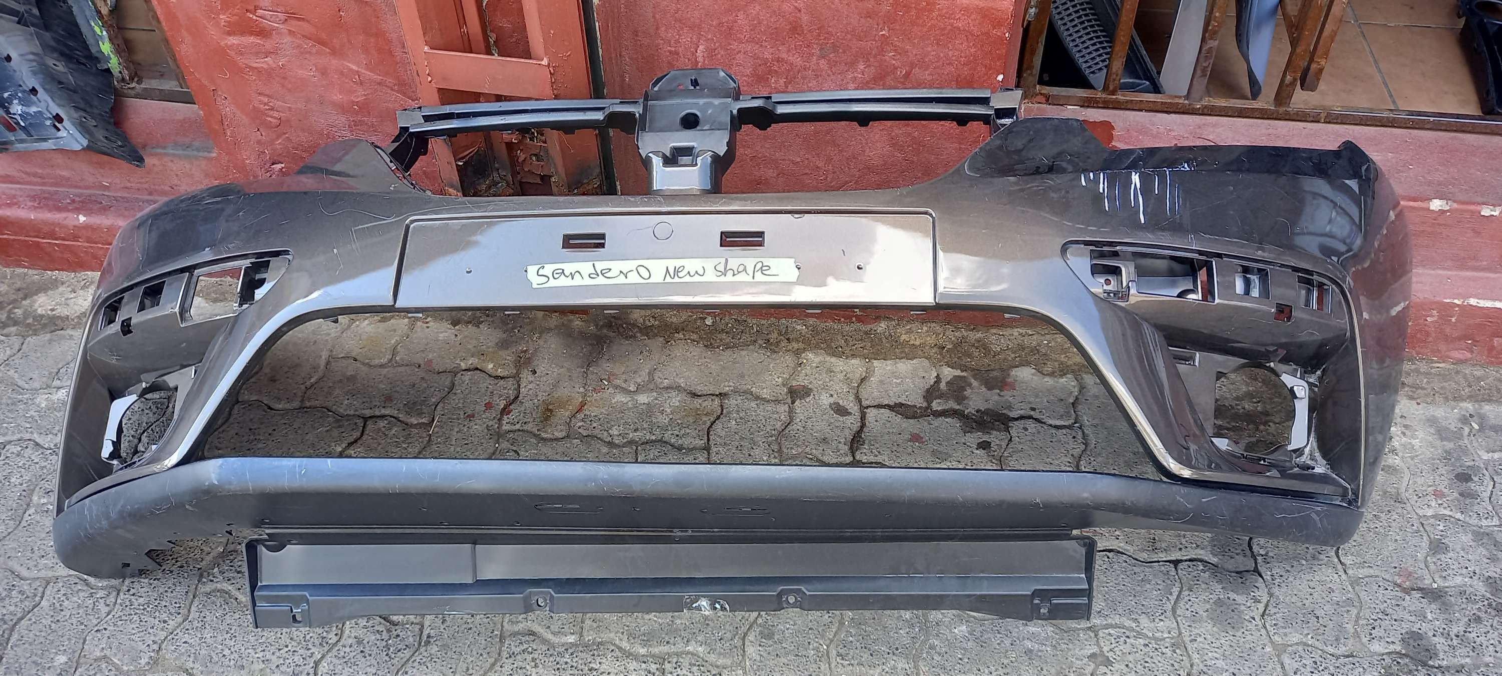 Renualt sandero new shape front bumber 