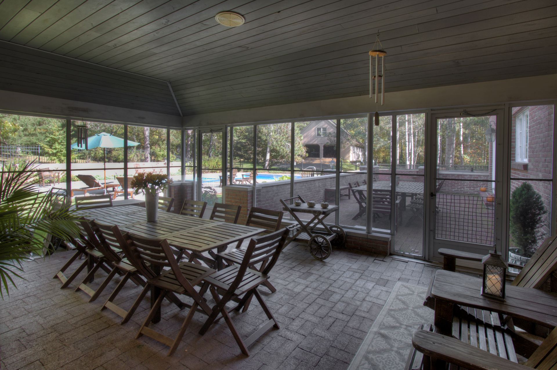 Screened-in Porch