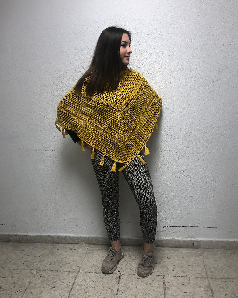 Miniatura: Poncho Mujer de Ganchillo - color mostaza