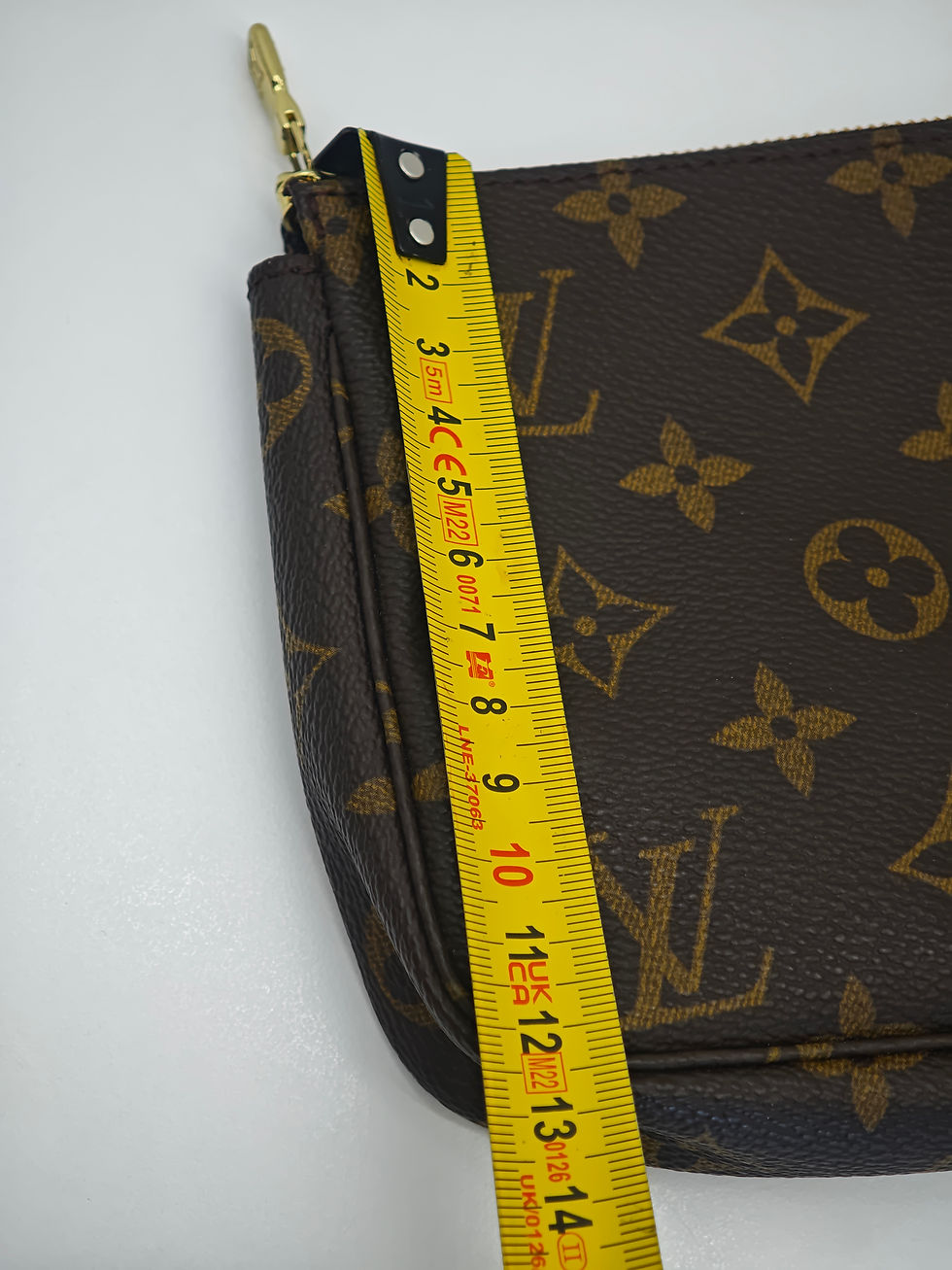 Miniatura: Pochette Accessoires ( Bucket GM) in tela monogram 