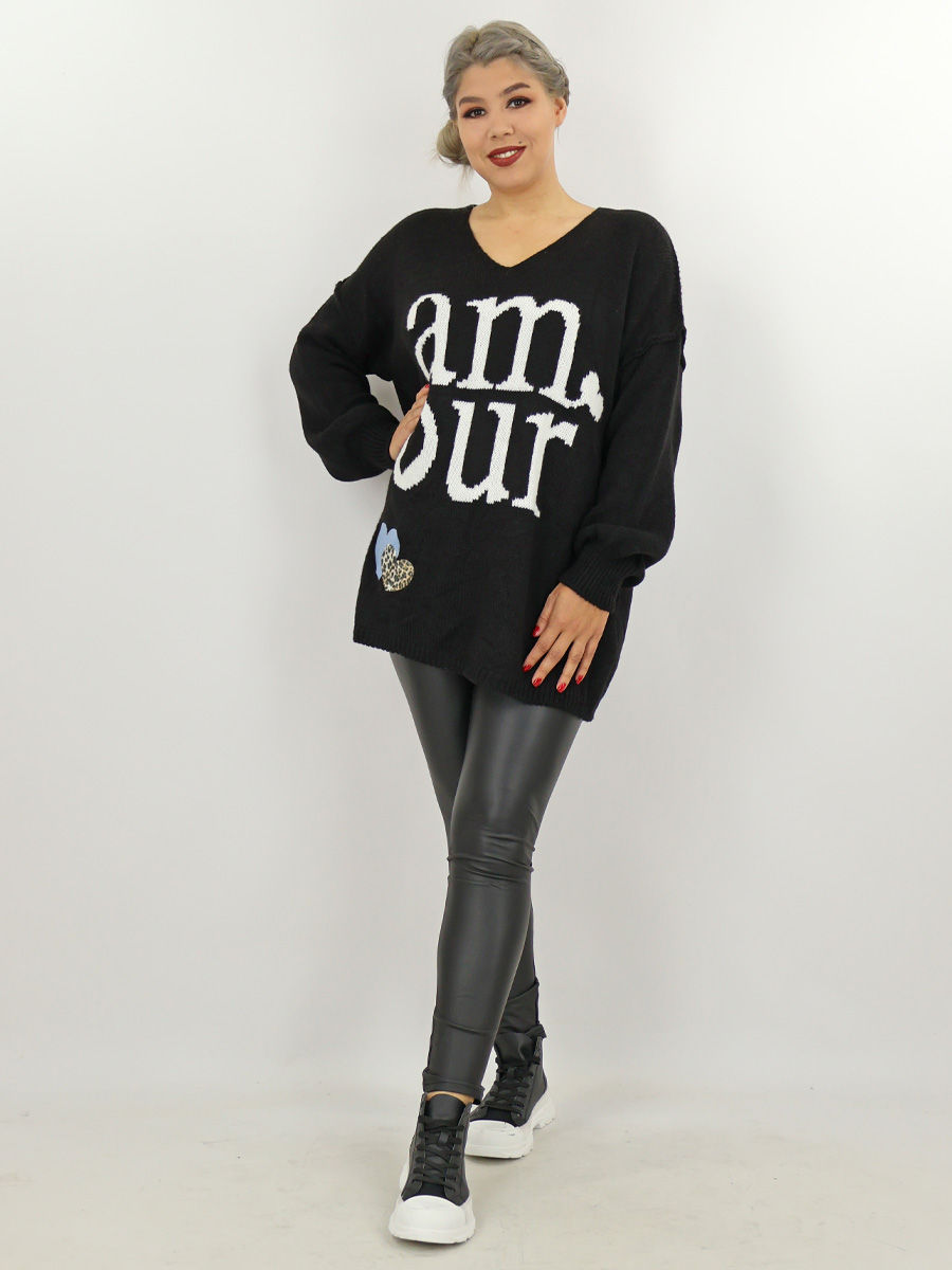 zwarte trui met witte tekst AMOUR maatje meer dames webshop black just black