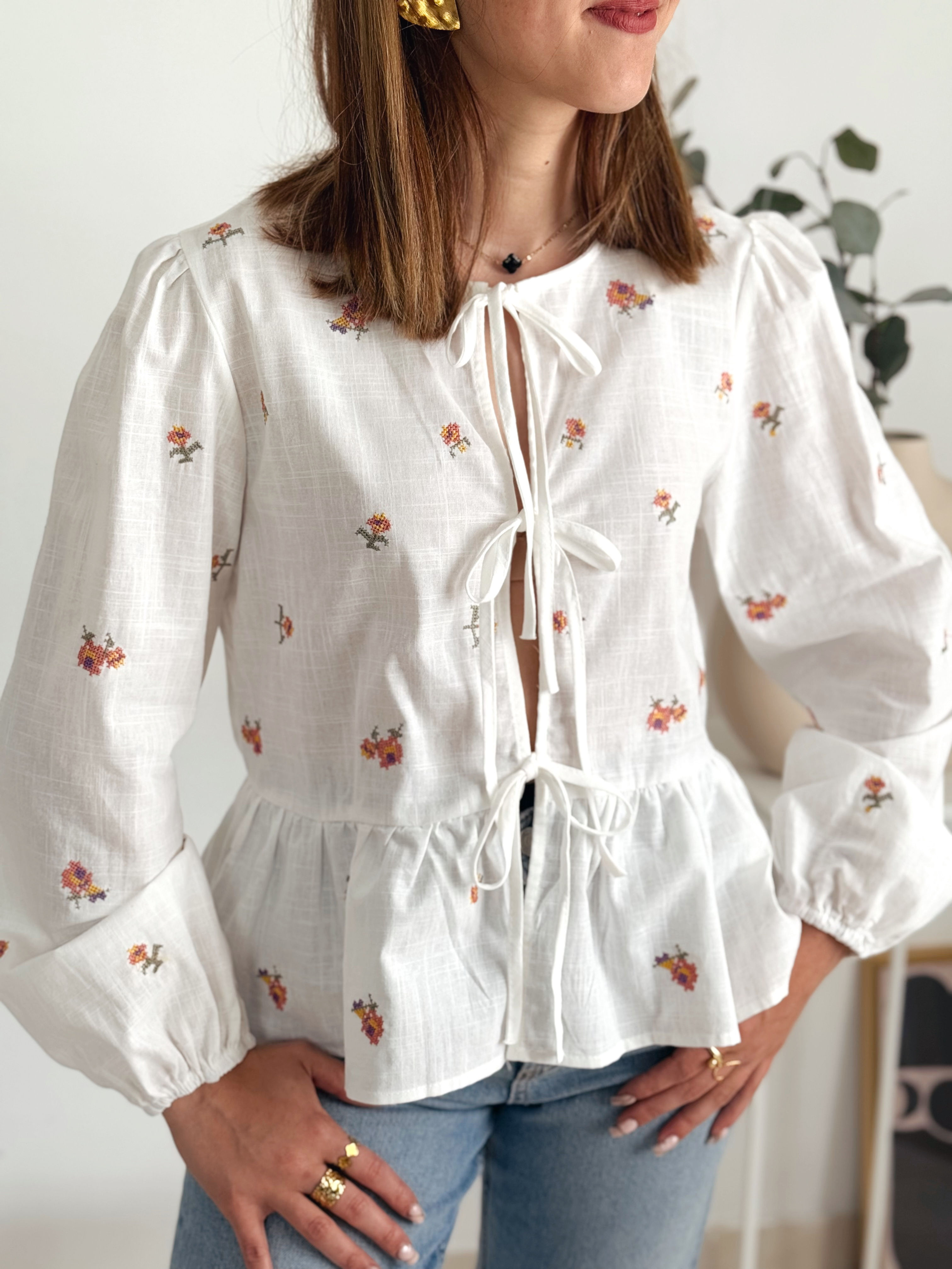 Blouse blanche brodée "Indira"