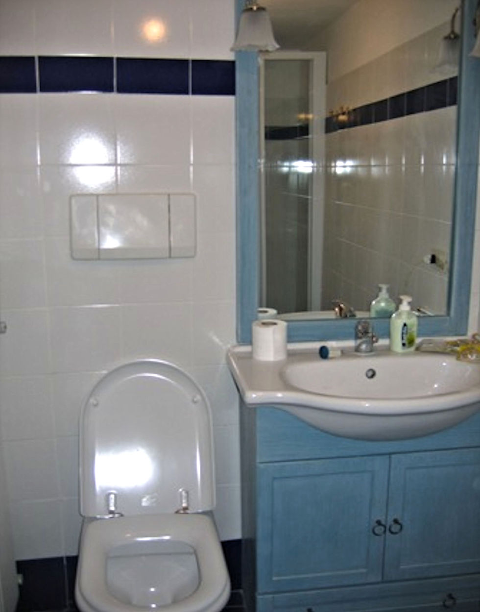 bathroom2