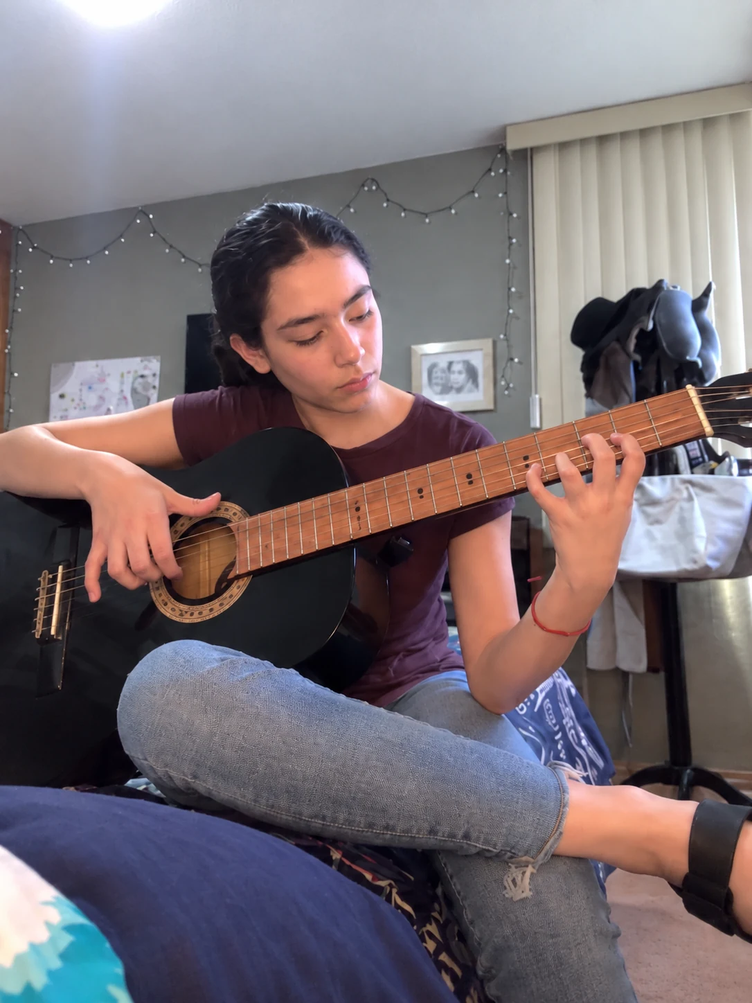 Práctica con guitarra acústica