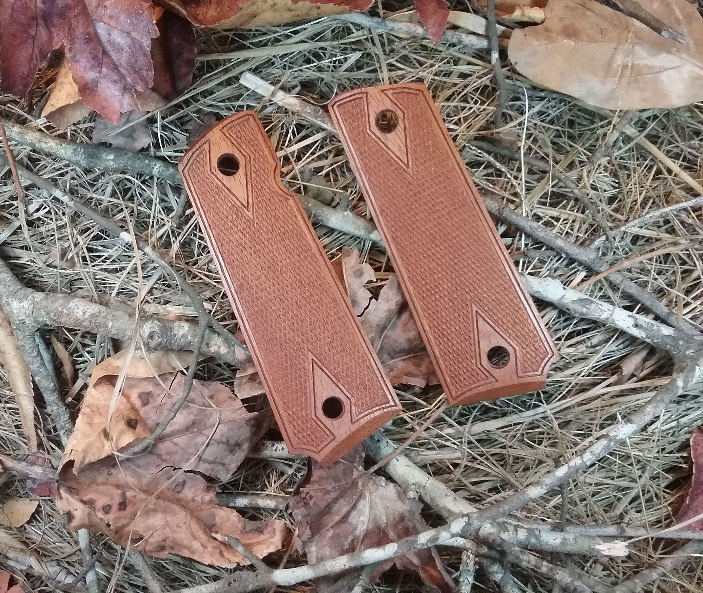Springfield EMP 4" - SLIM - Genuine Mahogany  DDC  Grips