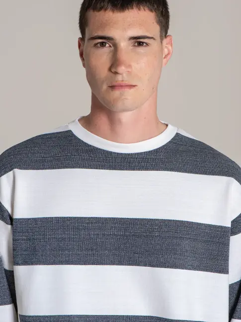 Stylish technical stripe sweatshirt for male yacht crew
