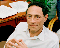 Dr. John Mack (MD, Harvard Medical School, Psychiatrist and Pulitzer Prize-winning Author): Approached close encounters through rigorous clinical psychiatric inquiry