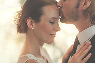 Momento romántico de boda