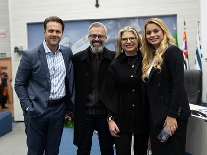 Vereador Apolinario participa de sessão solene homenagerando a Assembleia de Deus Missões