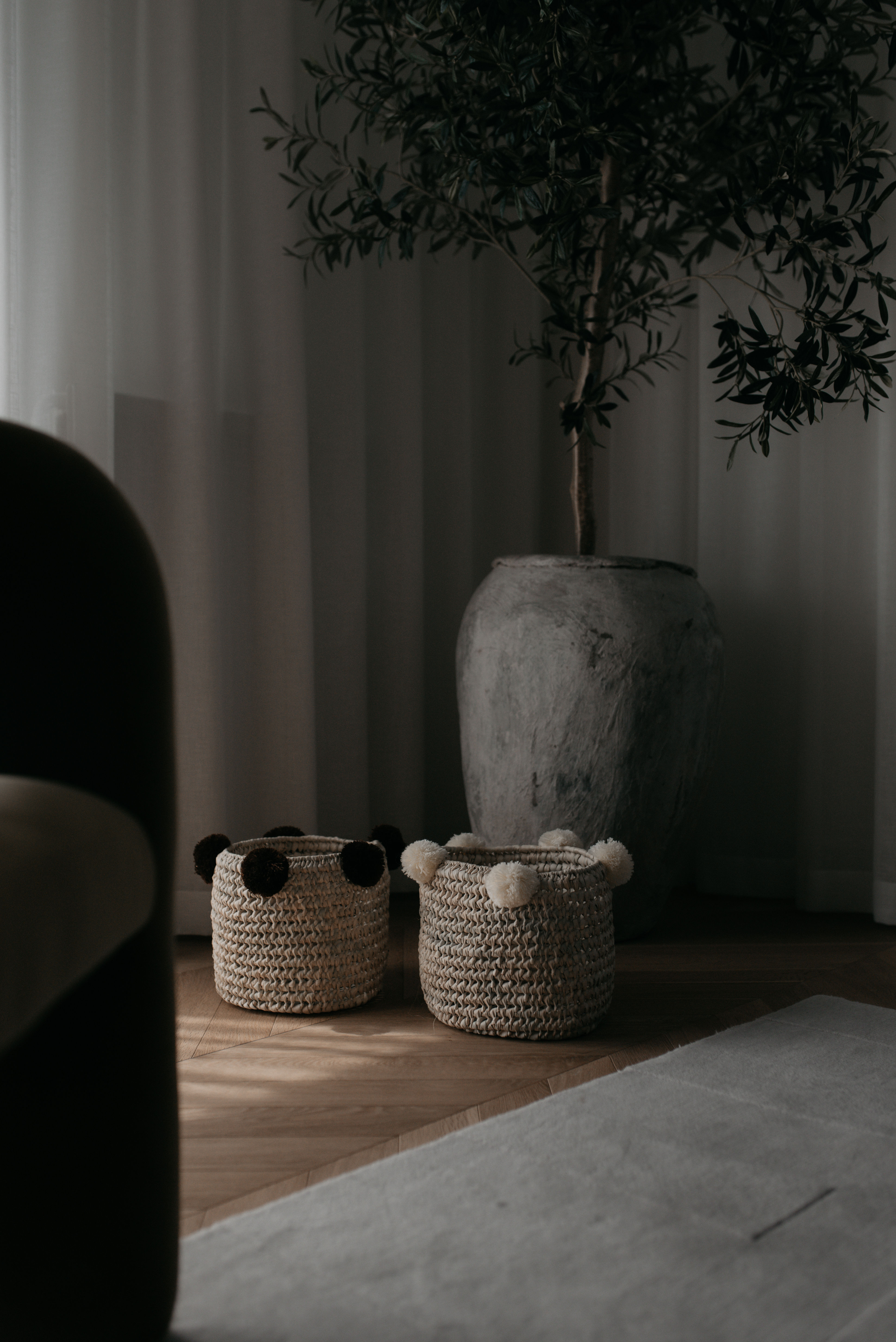 Pompom basket Bruin M