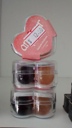 Bolinha Beijavel com 3 (C67).jpg