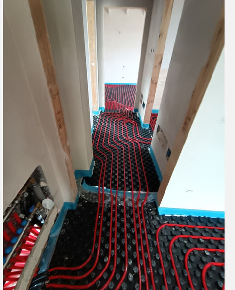 Impianti di riscaldamento a pavimento, collettori, nuove costruzioni