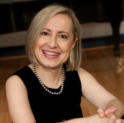 Pavlina Dokovska, Piano