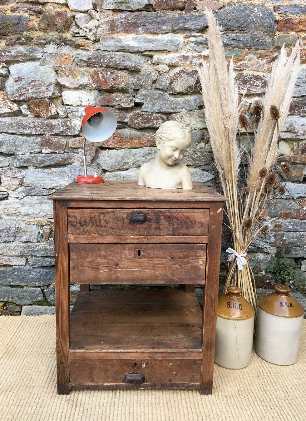 Miniature : Ancien meuble d'atelier