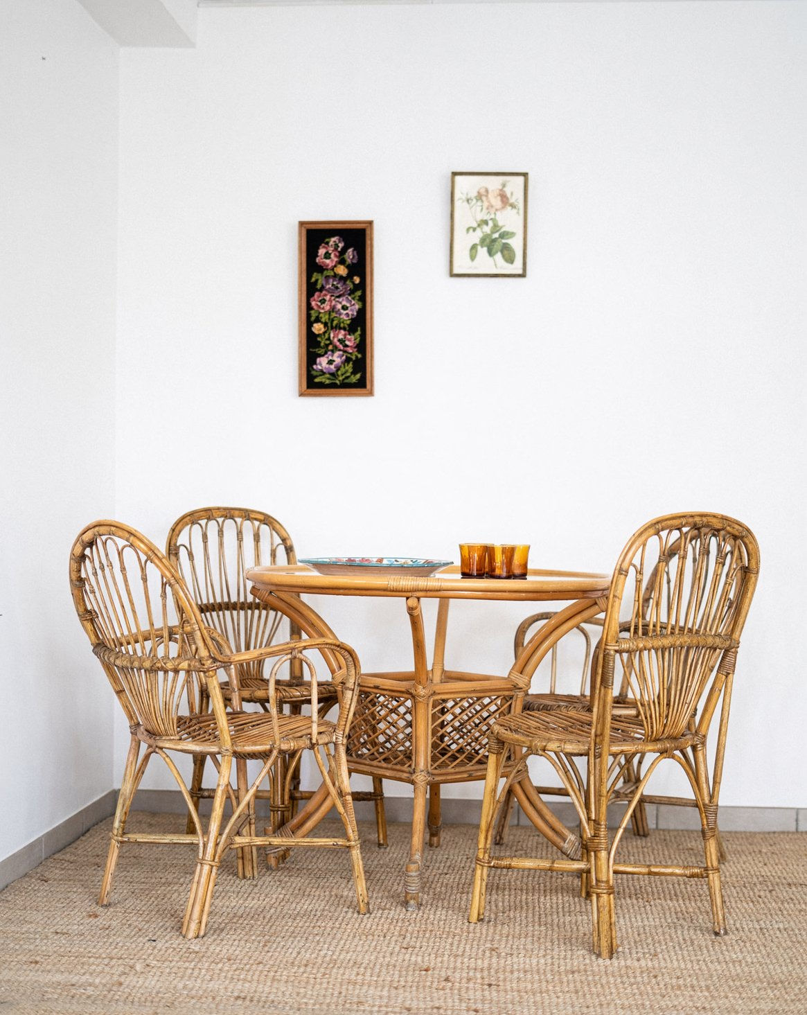 Table et chaises en rotin années 70
