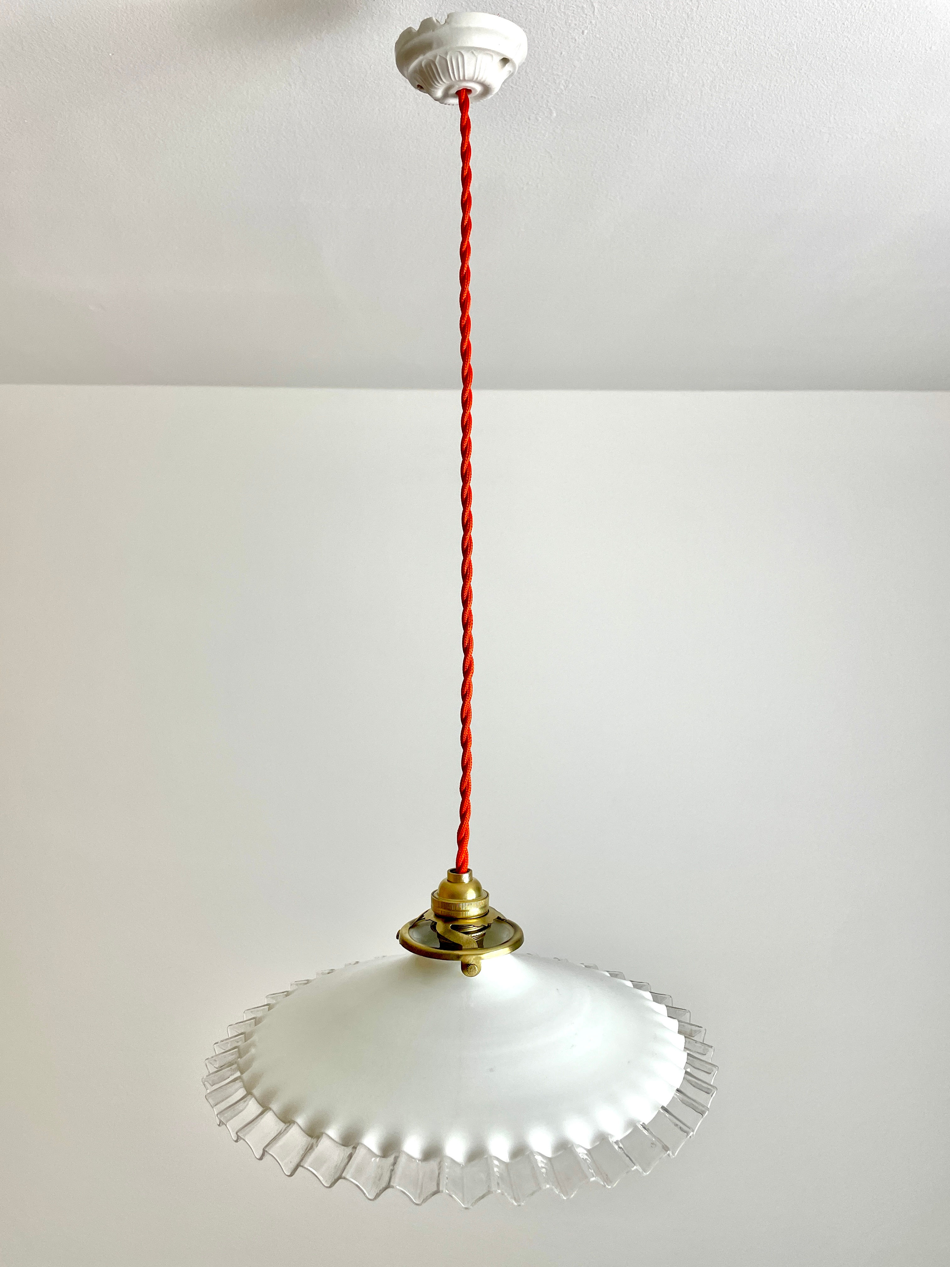 Suspension en opaline