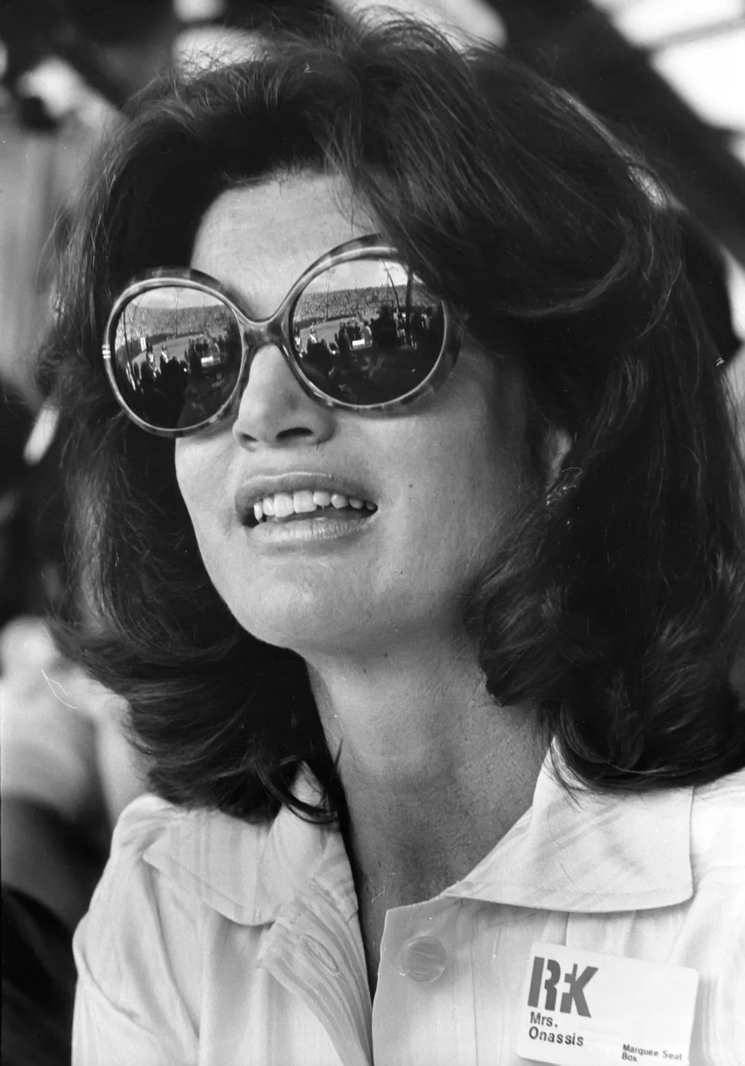 Jackie Onassis in round sunglasses