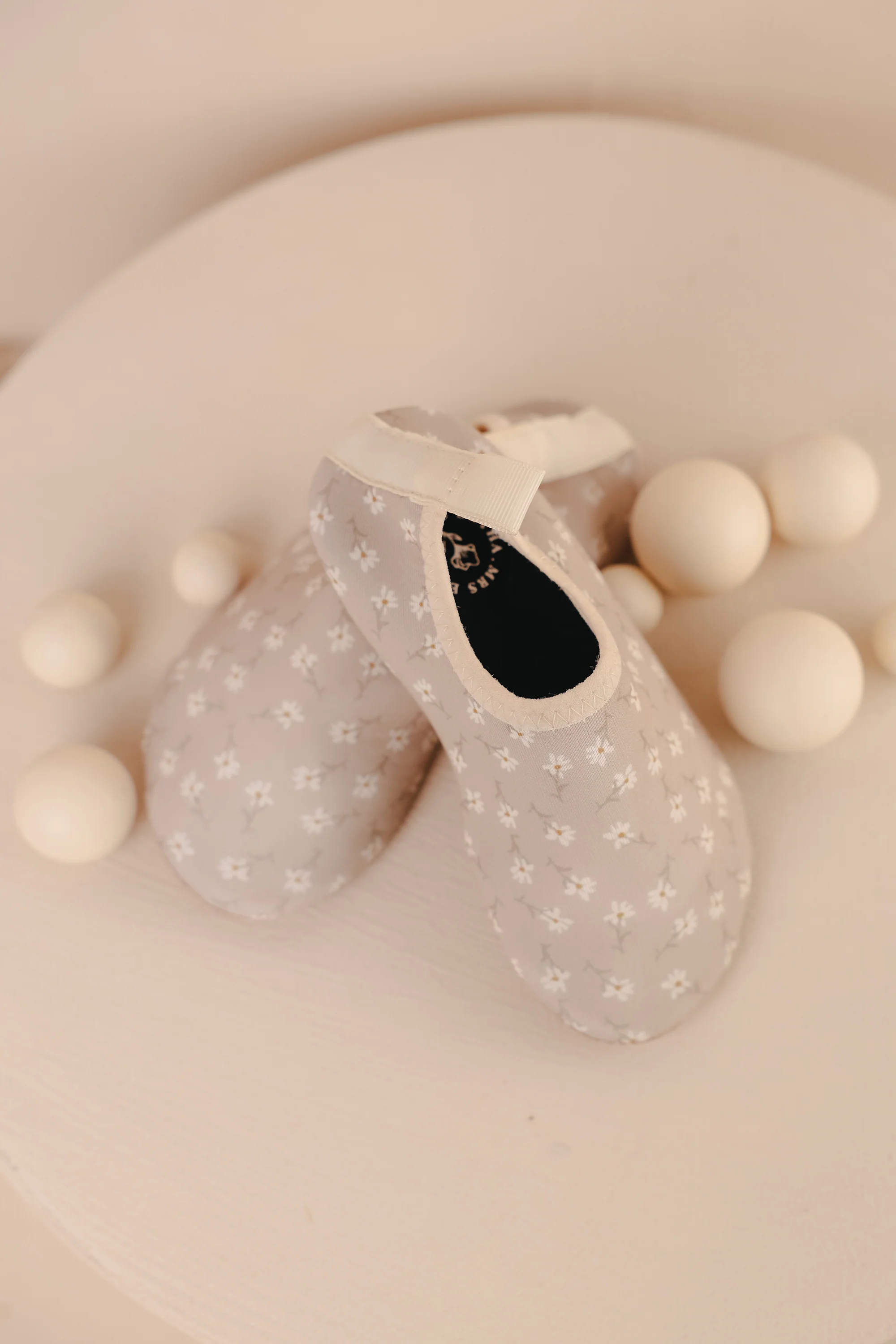 Daisy swimming shoes for girls