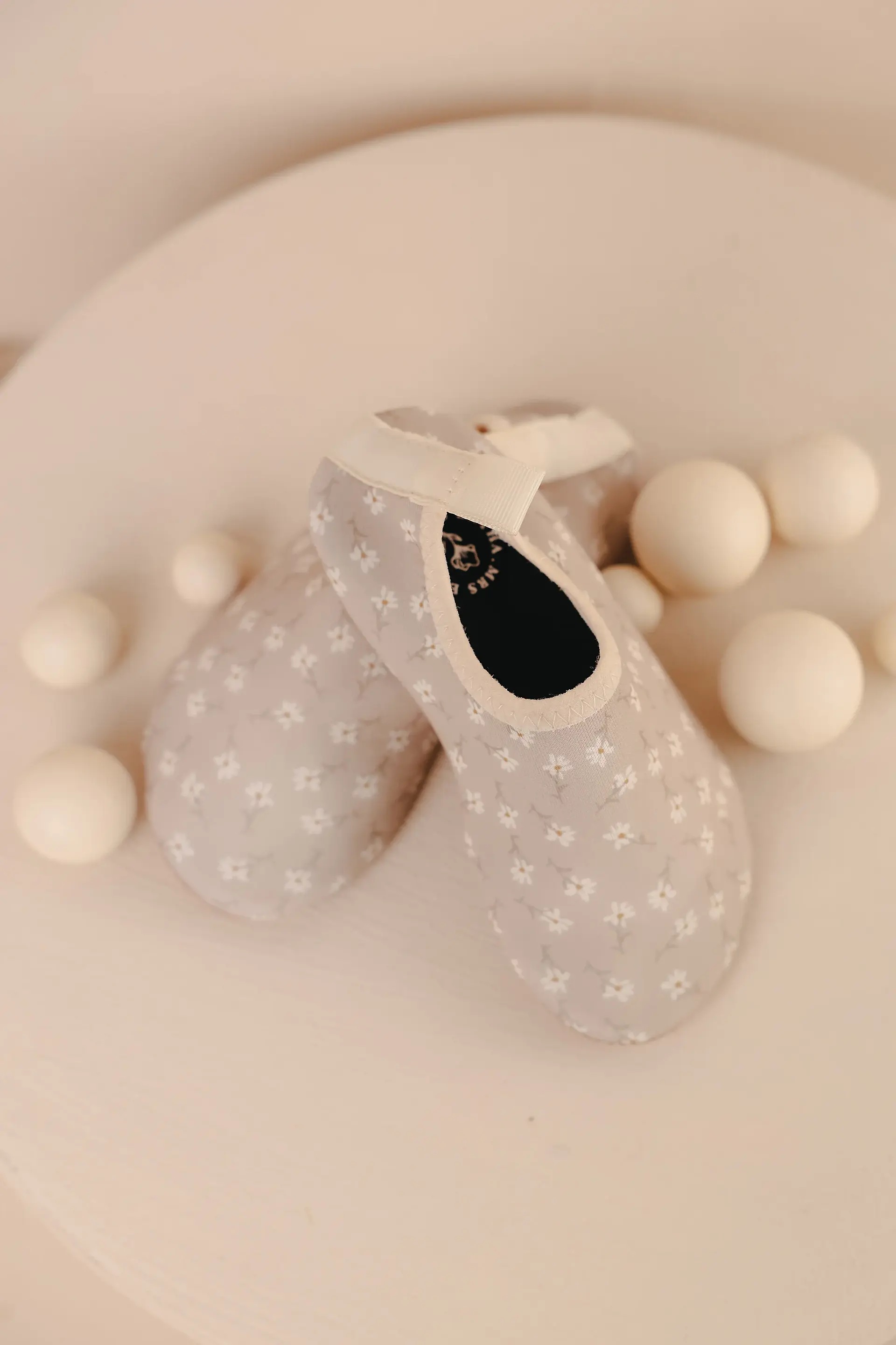 Daisy swimming shoes for girls