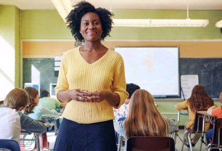 Sancionada lei que inclui prevenção da violência contra a mulher no currículo escolar