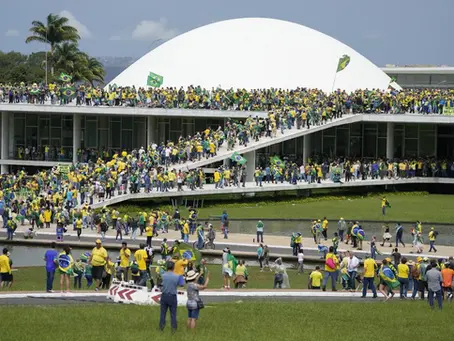 🚨Ataque à democracia: sedes dos Três Poderes são invadidas em Brasília