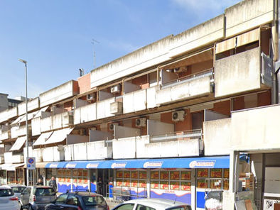 A Cinecittà Est è stato sgomberato un edificio occupato da 23 persone