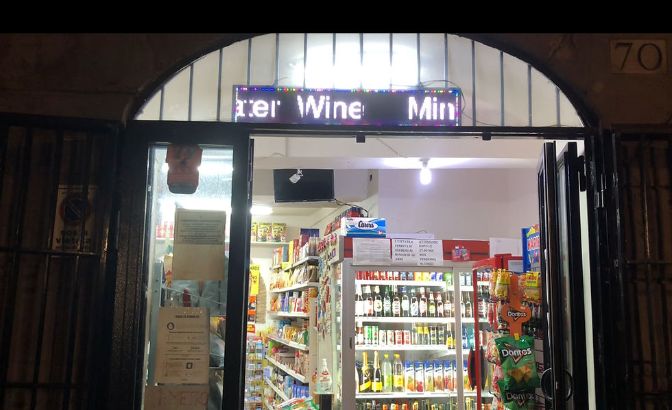 Minimarket nel centro storico di Roma (La Capitale)