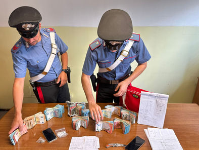 Tor Bella Monaca: 3 arresti per spaccio 2 evasioni e 54mila euro sequestrati