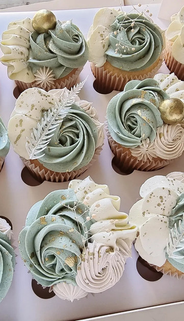 Delicious and beautiful cupcakes fron Petite Treats Studio