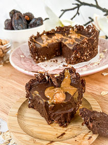 SINGLE SERVE HEALTHY VEGAN CHOCOLATE ALMONDBUTTER CHEESECAKE (VG + GF + SF)