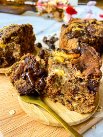 BANANABREAD PIE WITH JUICY DATE PIECES & CHOCOLATE CHIPS (VG & GF & HP)