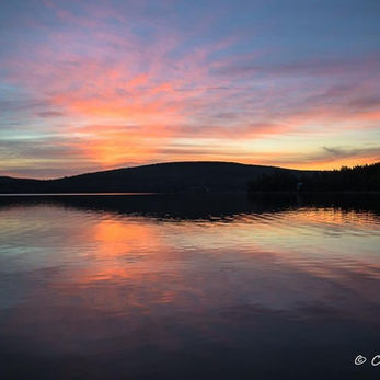 coucher de soleil bord du lac, yoga retreat, méditation pleine conscience