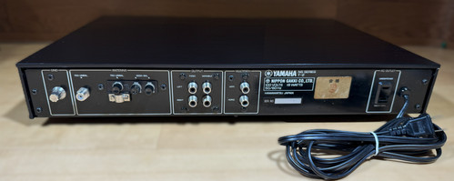 YAMAHA T-2　高級FM専用チューナー　精密７連バリコン　MOS FET □当時 見た目の美しさに魅了された逸品 ! At the time I was