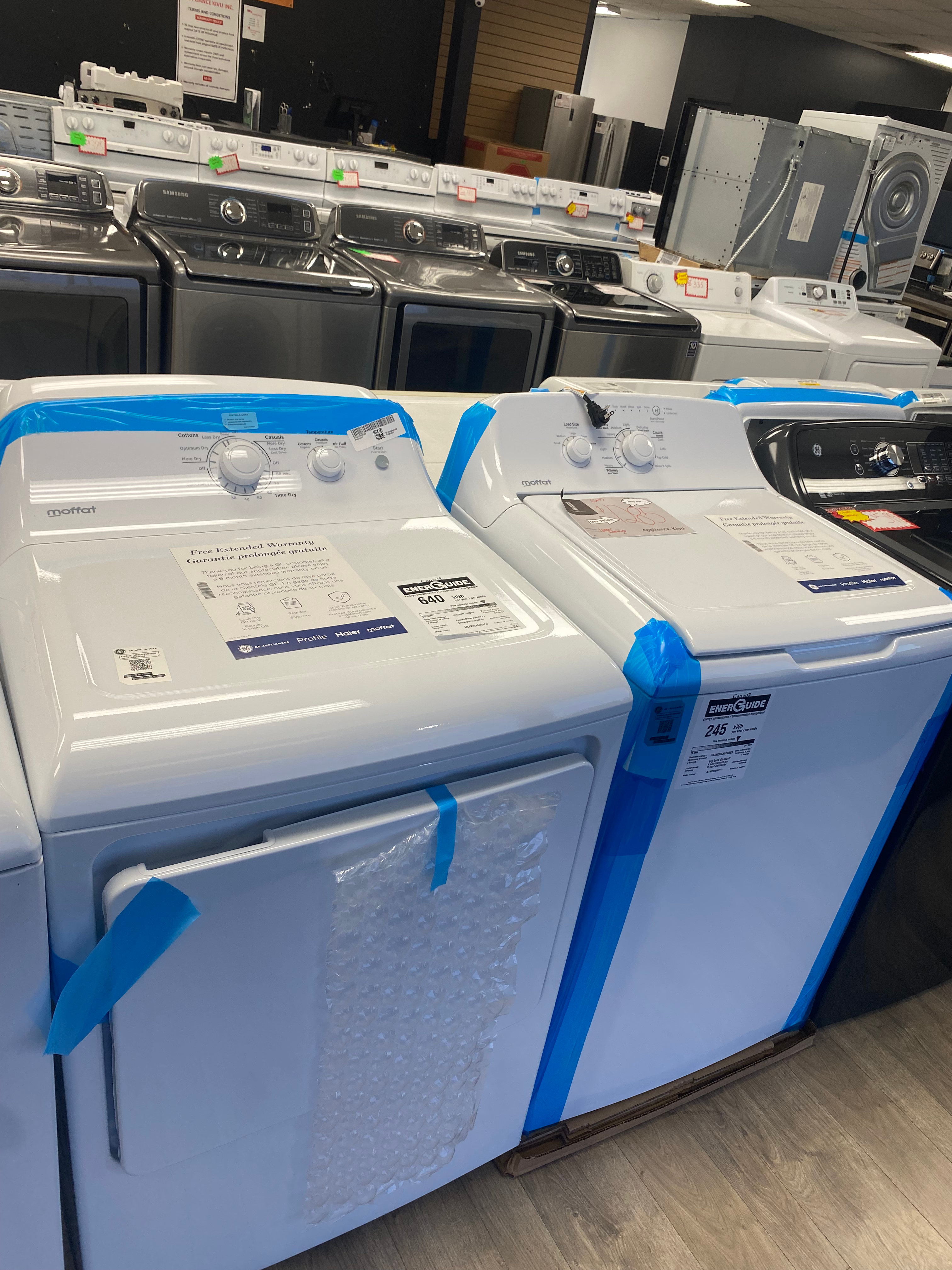 Moffat - MTX22EBMROWW/ MTW201BMROWW topload Washer, 27 inch Width, 4.4 cu. ft. W