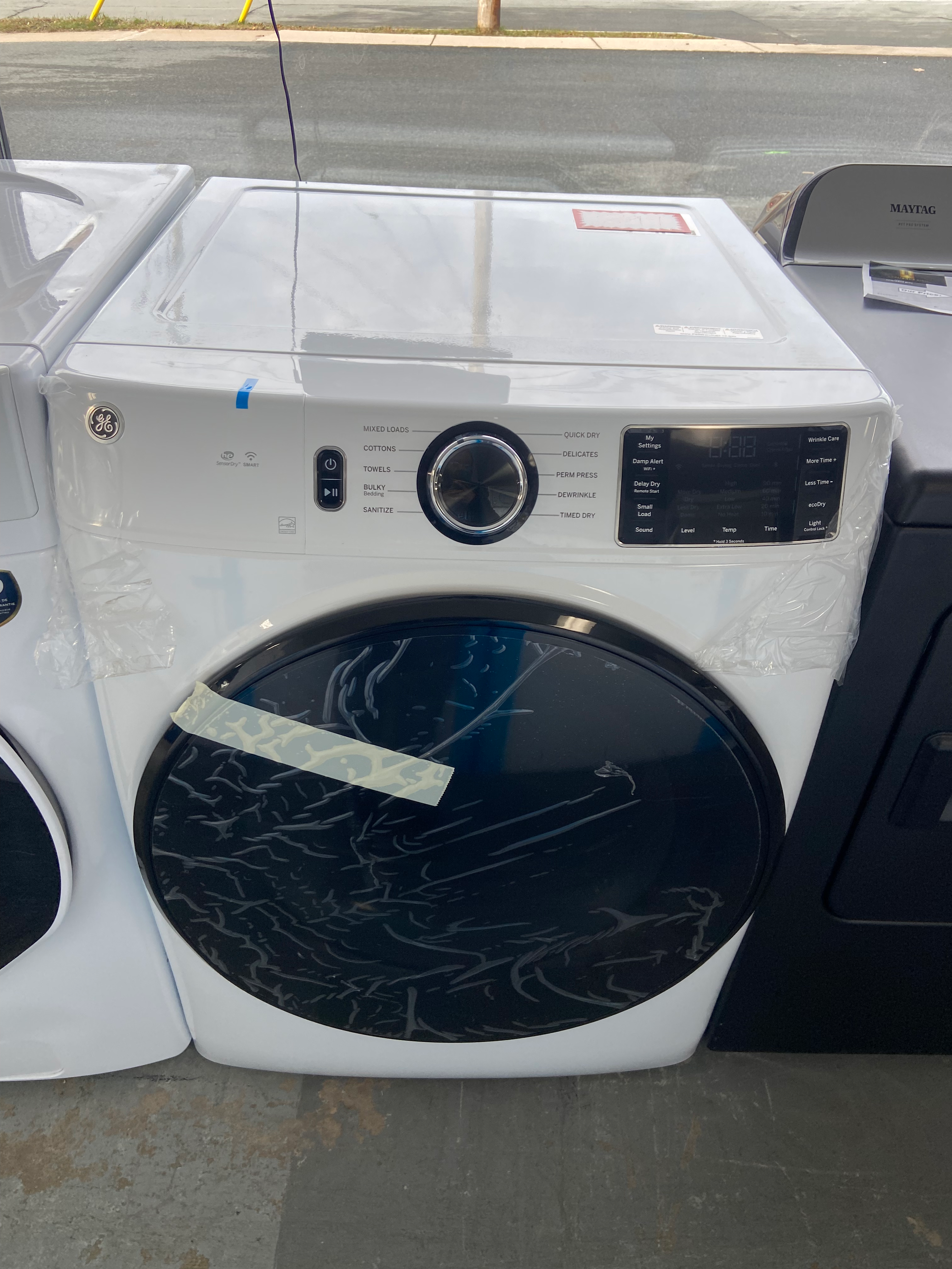 27" GE GFD55ESMN3WW — 7.8 cu. ft. White Electric Dryer