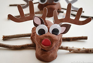 reindeer-play-dough3.jpg