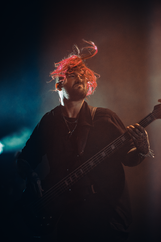 Concert de Vestige au Amarok Metal Fest 2026 - portrait du bassiste