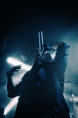 Concert de Owls au Amarok Metal Fest 2026 - chanteur en action