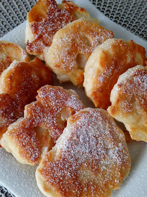 Racuchy drożdżowe z jabłkami