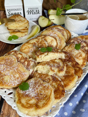 Drożdżowe racuchy z jabłkami