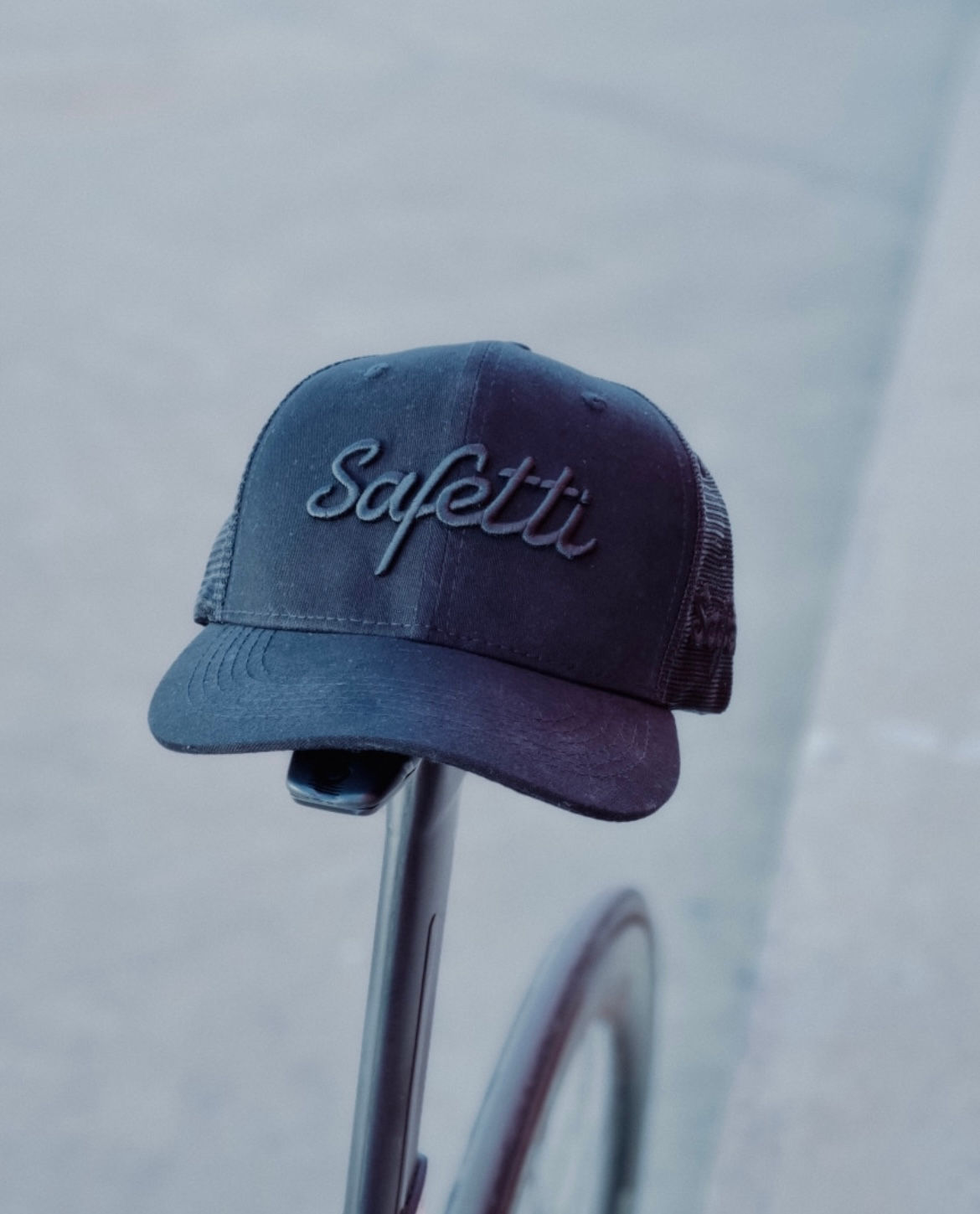 Gorra unisex malla trucker negro